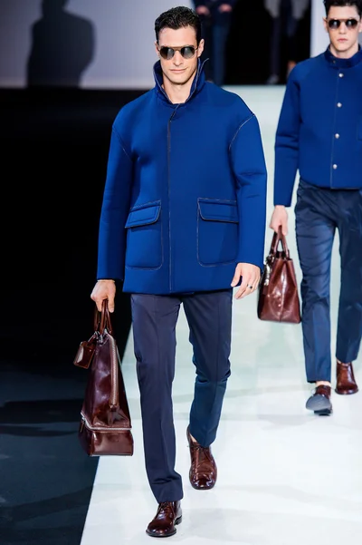Look 18